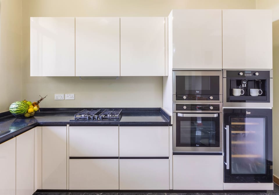 Comfort Villa, 2 Bedrooms, Garden View | Private kitchenette | Coffee/tea maker, electric kettle
