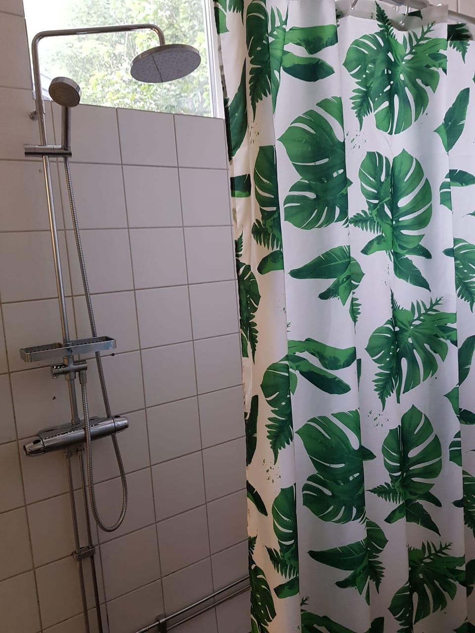 Quadruple Room, Shared Bathroom | Bathroom shower