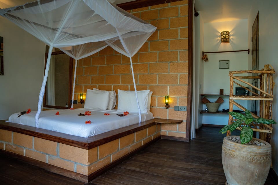 Comfort Double Room, Pool View | Egyptian cotton sheets, premium bedding, in-room safe, free WiFi
