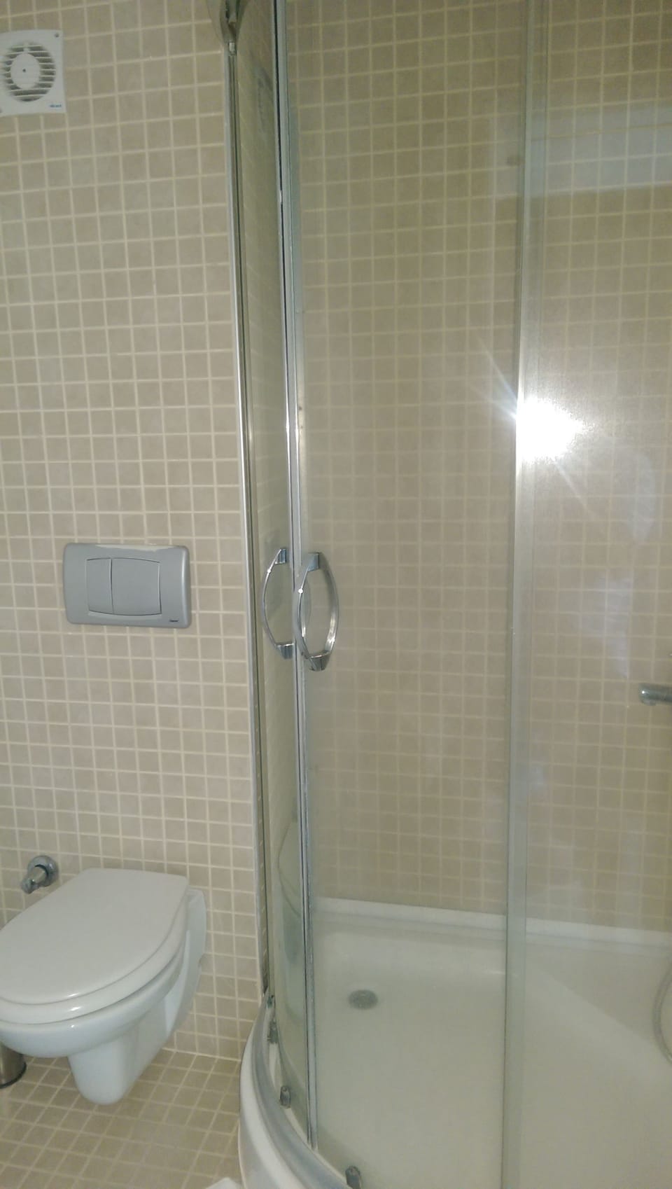 Standard Double or Twin Room | Bathroom | Shower, free toiletries, hair dryer, slippers