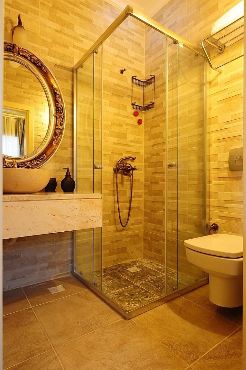 Standard Double Room | Bathroom | Shower, hair dryer, towels