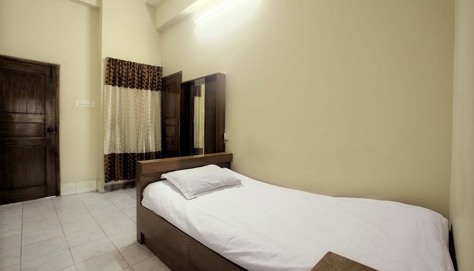 Economy Single Room | Bed sheets