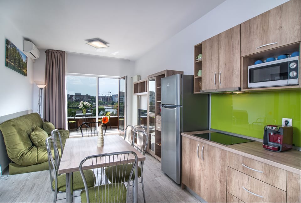 Senior Apartment, 2 Bedrooms | Living area