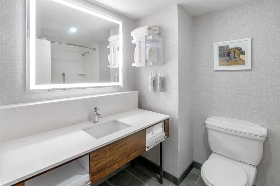 Room, 2 Queen Beds, Non Smoking | Bathroom | Combined shower/tub, free toiletries, hair dryer, towels