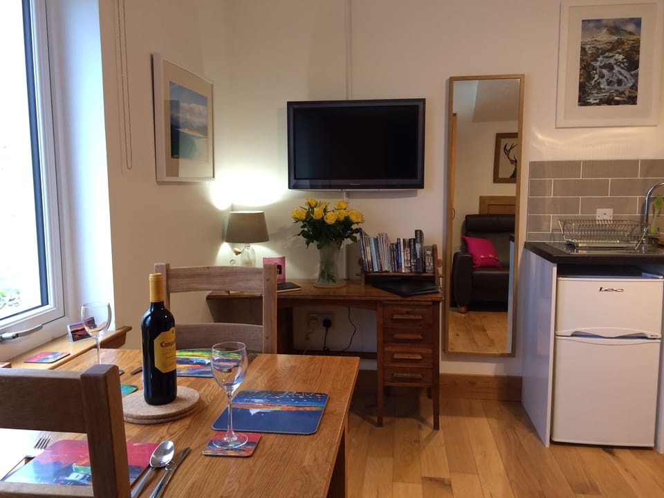 Apartment, 1 Bedroom, Lake View | WiFi (free)