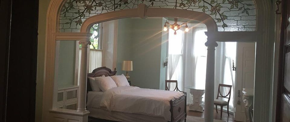 Suite, 1 Queen Bed, Balcony (Sarah's Suite) | Premium bedding, iron/ironing board, free WiFi, bed sheets