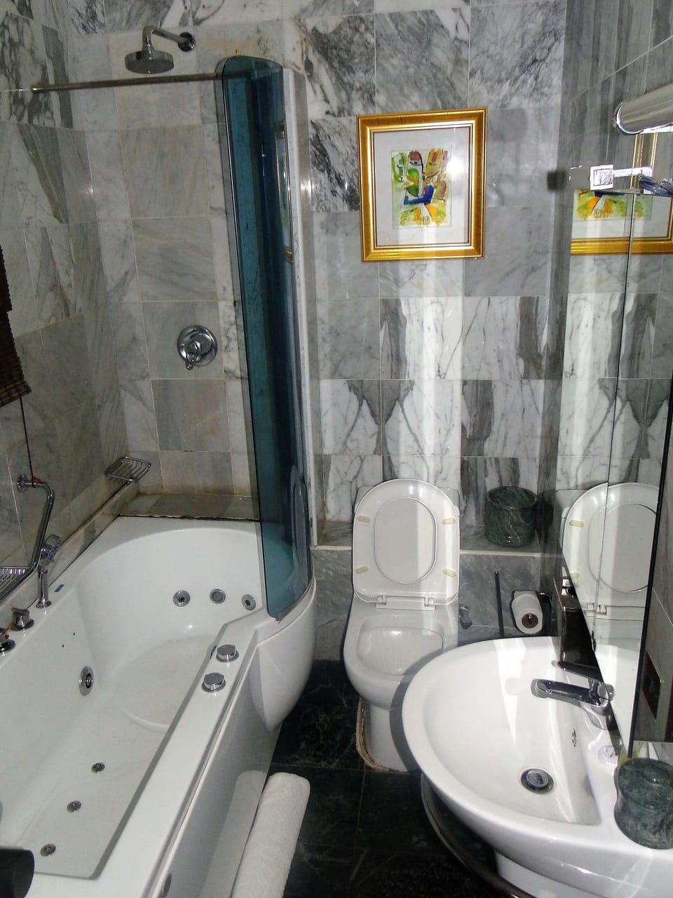 Ambassadorial Suite | Bathroom | Towels