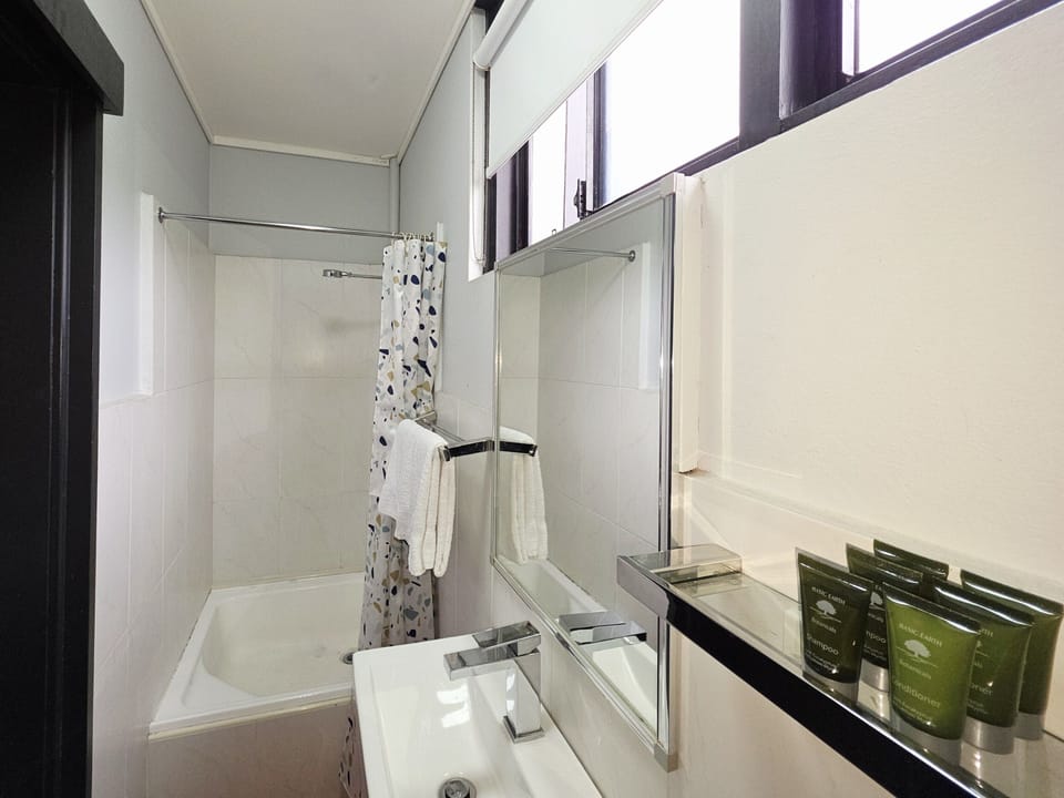Triple Room, Ensuite | Free WiFi, bed sheets