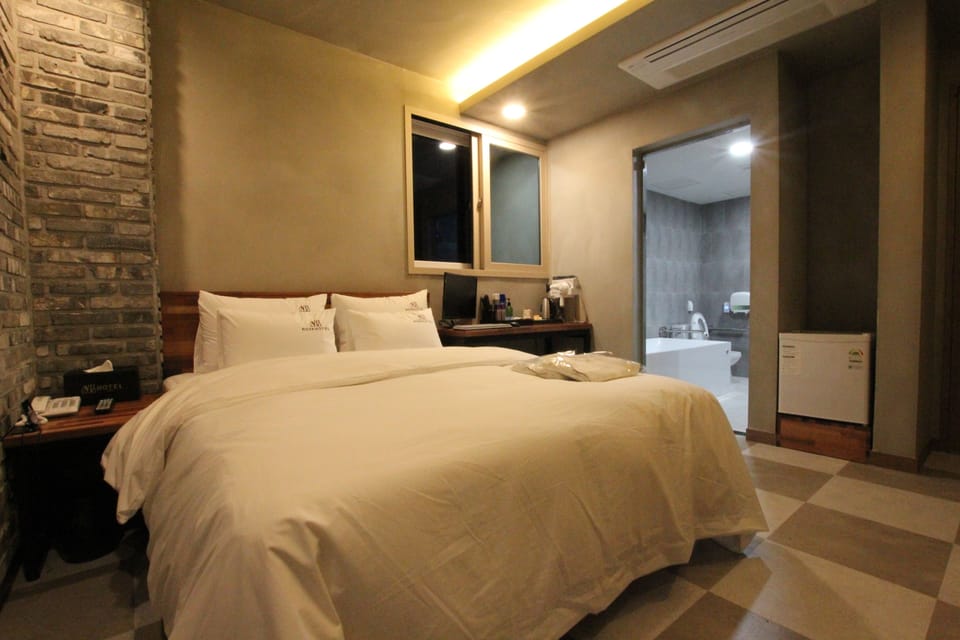 Superior Room | Free WiFi, bed sheets