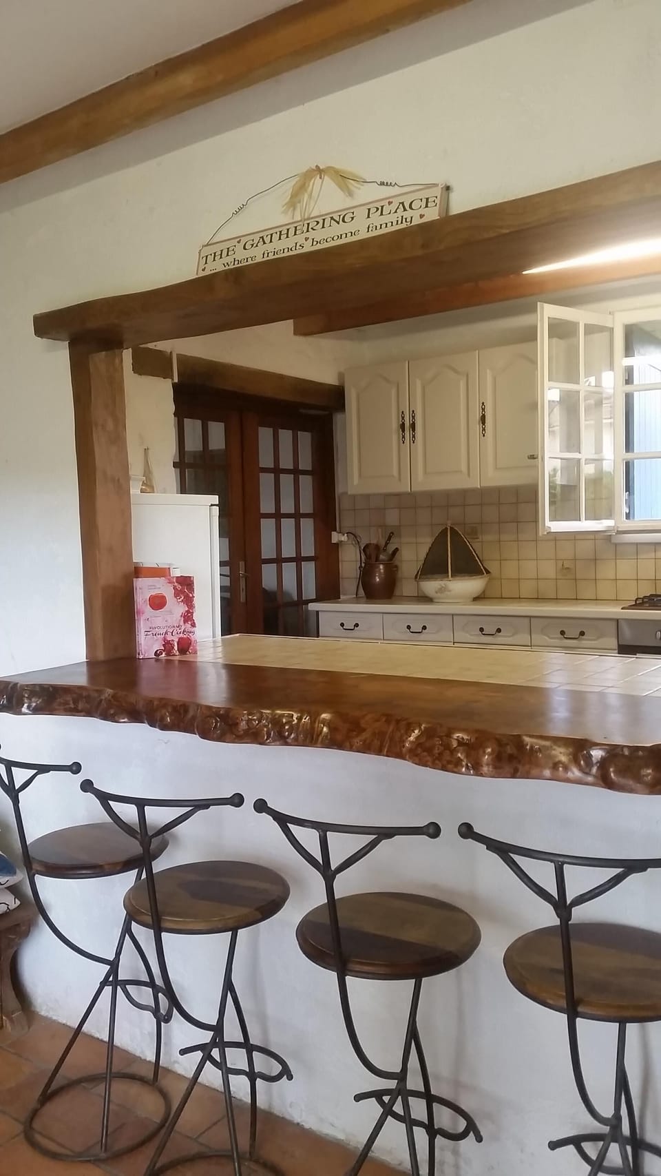 Breakfast bar