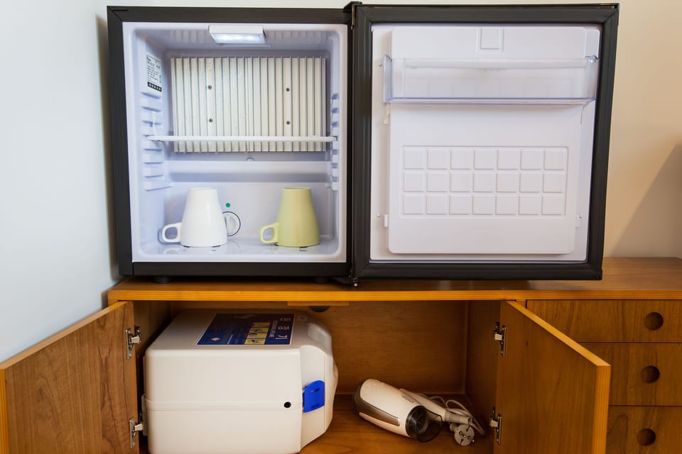 Standard Twin Room | Mini-refrigerator