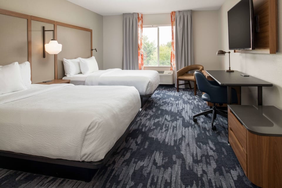 Premium bedding, pillowtop beds, in-room safe, desk