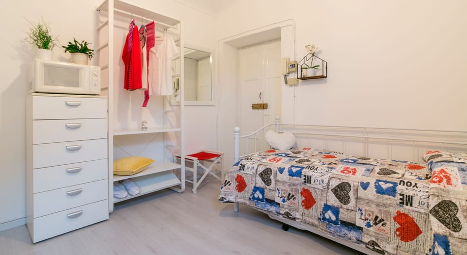 Studio | Desk, iron/ironing board, WiFi (free), individually furnished