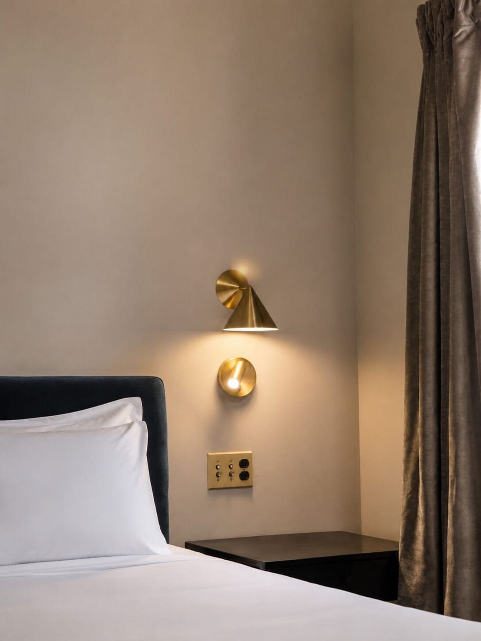 King Suite w/ Soaktub | Egyptian cotton sheets, premium bedding, memory foam beds