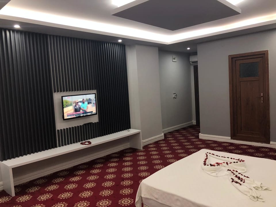 Triple Room | In-room safe, desk, free WiFi