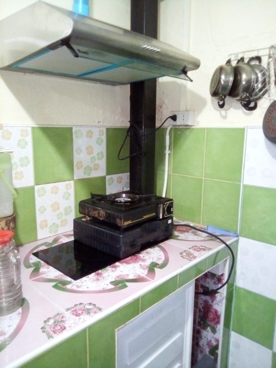 Fridge, microwave, rice cooker, cookware/dishes/utensils