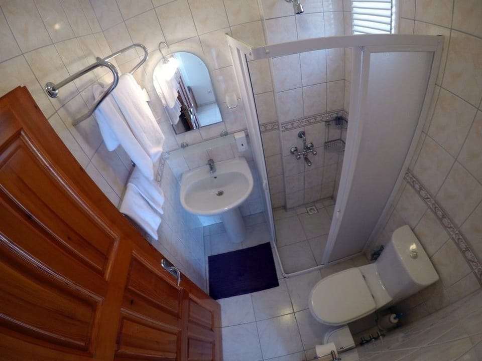 Shower, free toiletries, hair dryer, towels