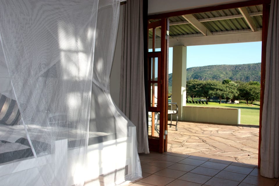 Standard Twin Room | Minibar, blackout drapes, WiFi (free)