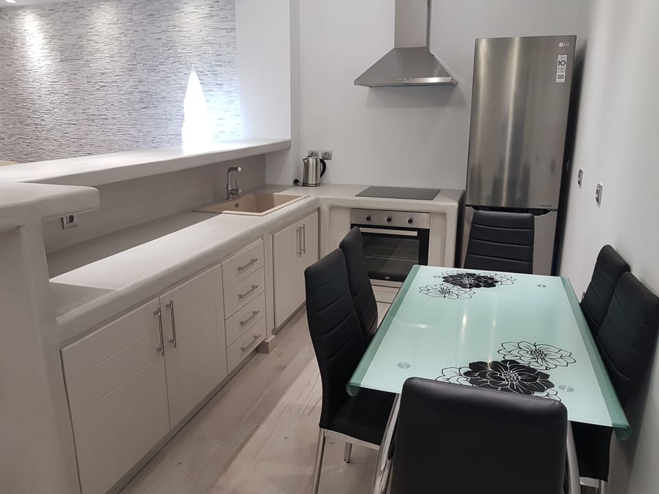 Villa, 3 Bedrooms, Hot Tub | Private kitchen | Stovetop, coffee/tea maker, electric kettle, cookware/dishes/utensils
