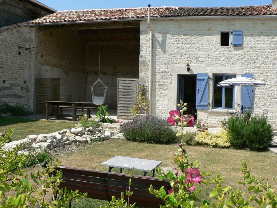 The garden and gite