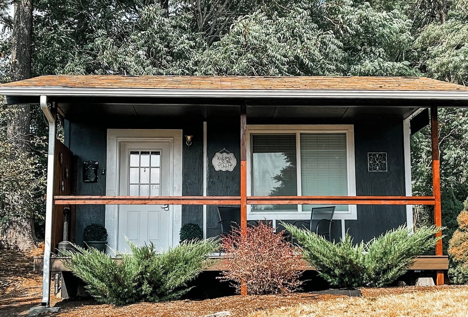 Front View of Maple Leaf Cottage