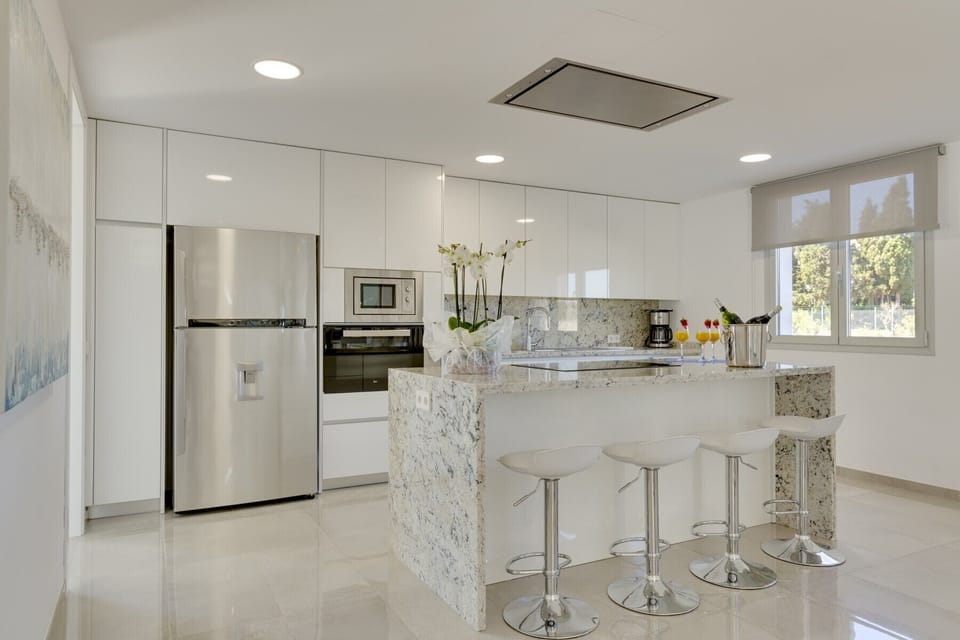 Fully equipped modern kitchen
