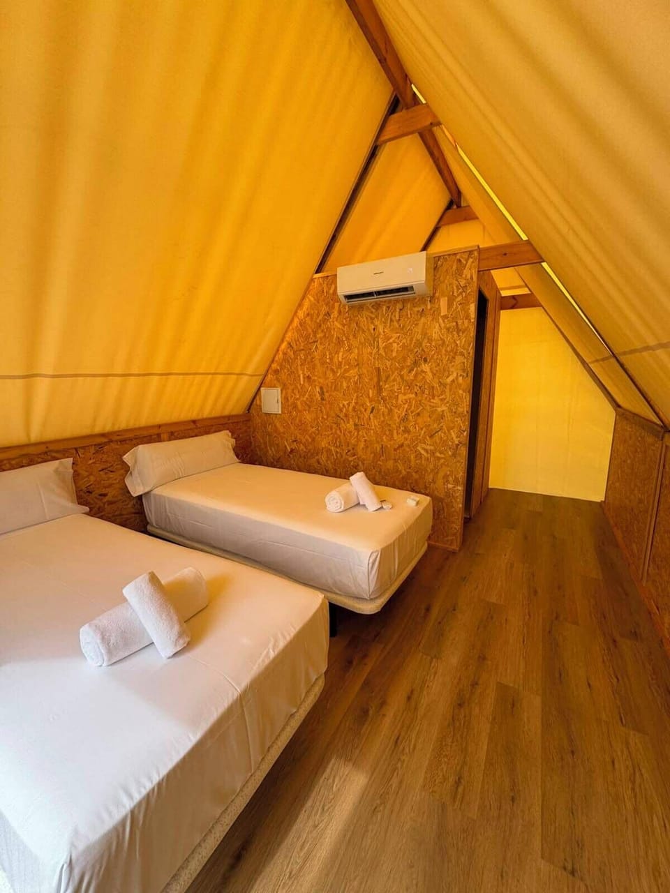 Standard Bungalow, 1 Bedroom, Private Bathroom | Blackout drapes, iron/ironing board (on request), WiFi (free)