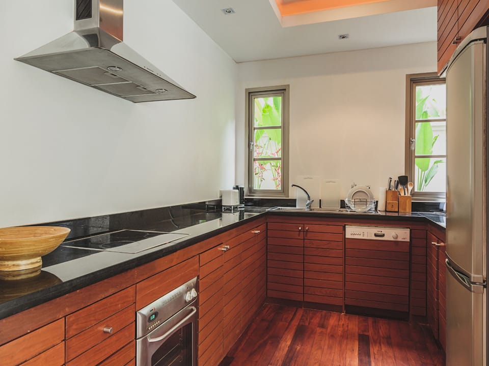 Villa, 3 Bedrooms | Private kitchen | Fridge, microwave, oven, stovetop