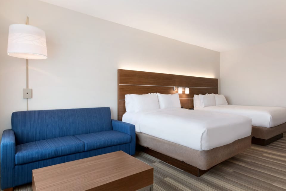 Pillowtop beds, in-room safe, desk, laptop workspace