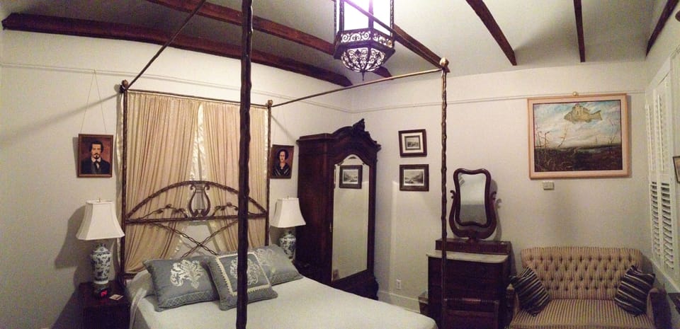 Family Cottage, 2 Bedrooms, Patio, Courtyard View | Individually decorated, individually furnished, free WiFi, bed sheets