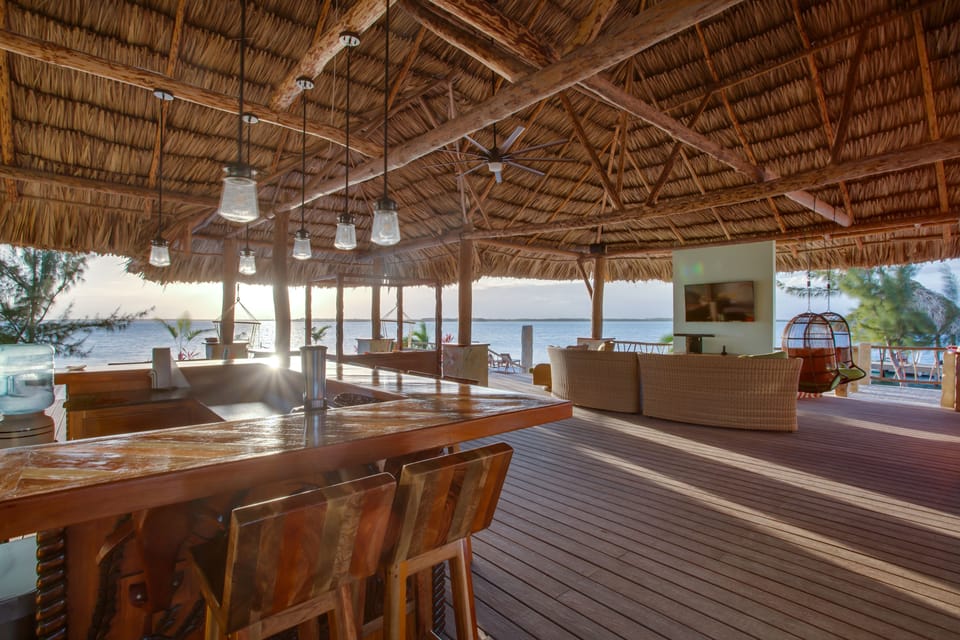Poolside bar
