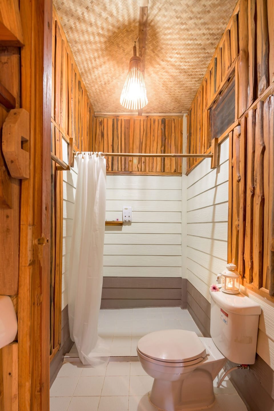 Raft Room | Bathroom | Shower, free toiletries, hair dryer, towels
