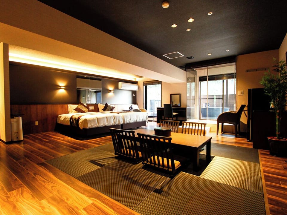Ocean suite [sea side &amp; private terrace with open-air bath] Non Smoking | Premium bedding, down comforters, in-room safe, free WiFi