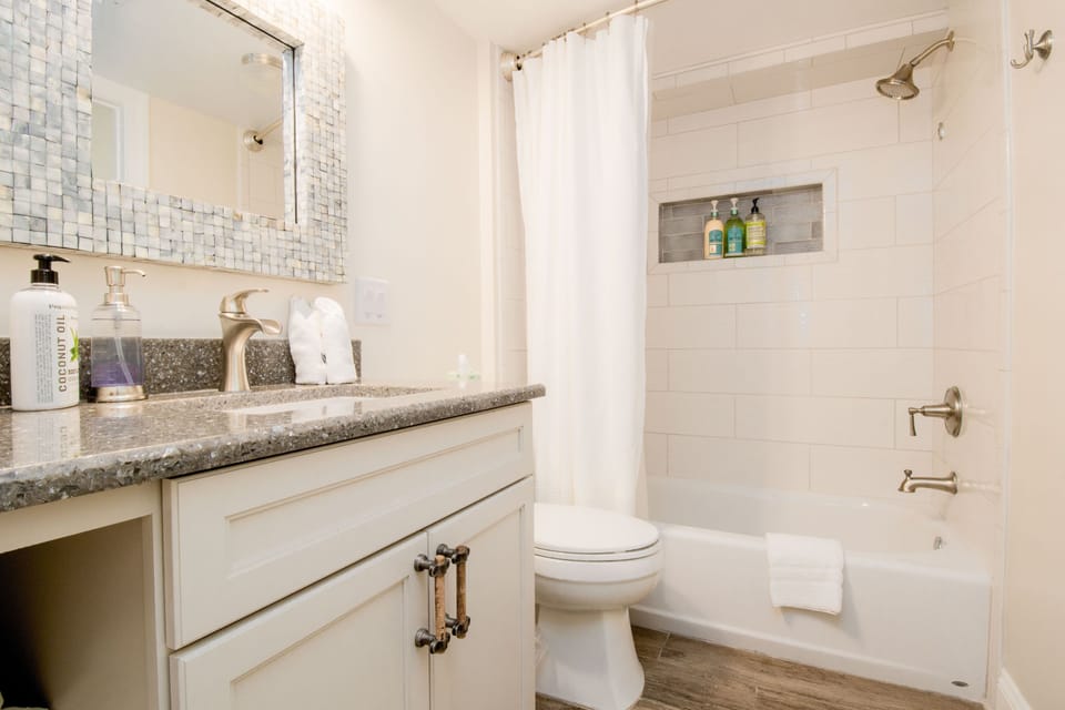 Main level Bathroom #3