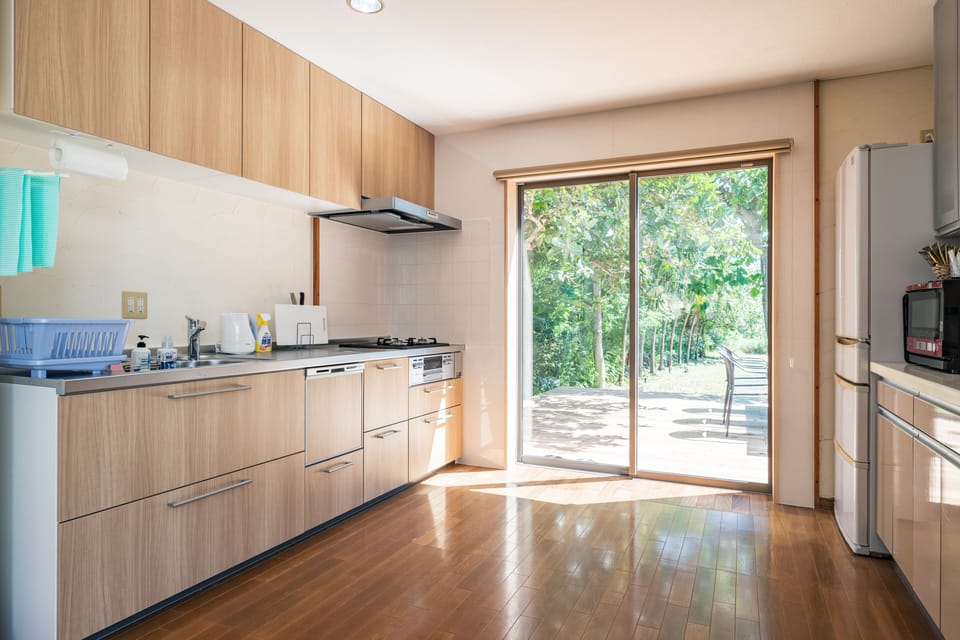 Villa | Private kitchen | Full-size fridge, microwave, oven, stovetop