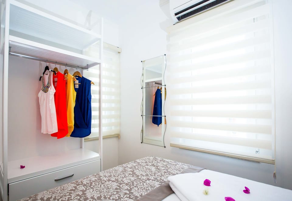 1 bedroom, Egyptian cotton sheets, premium bedding, free minibar