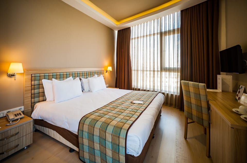 Standard Room | Premium bedding, minibar, in-room safe, desk