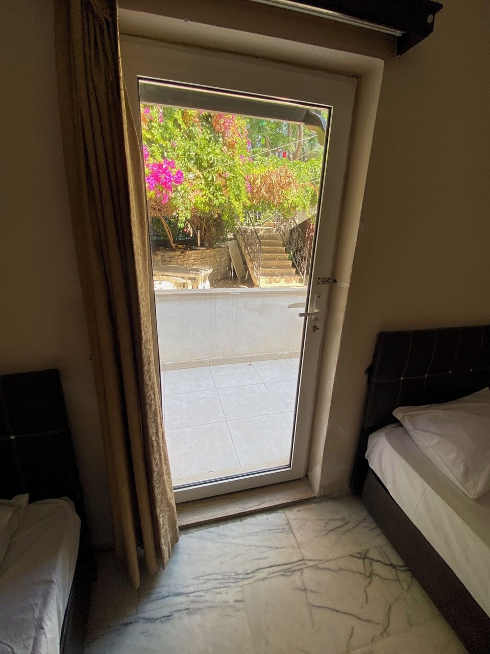 Economy Quadruple Room | Desk