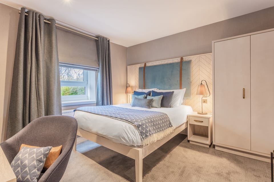 Superior Double Room | Hypo-allergenic bedding, minibar, in-room safe, desk