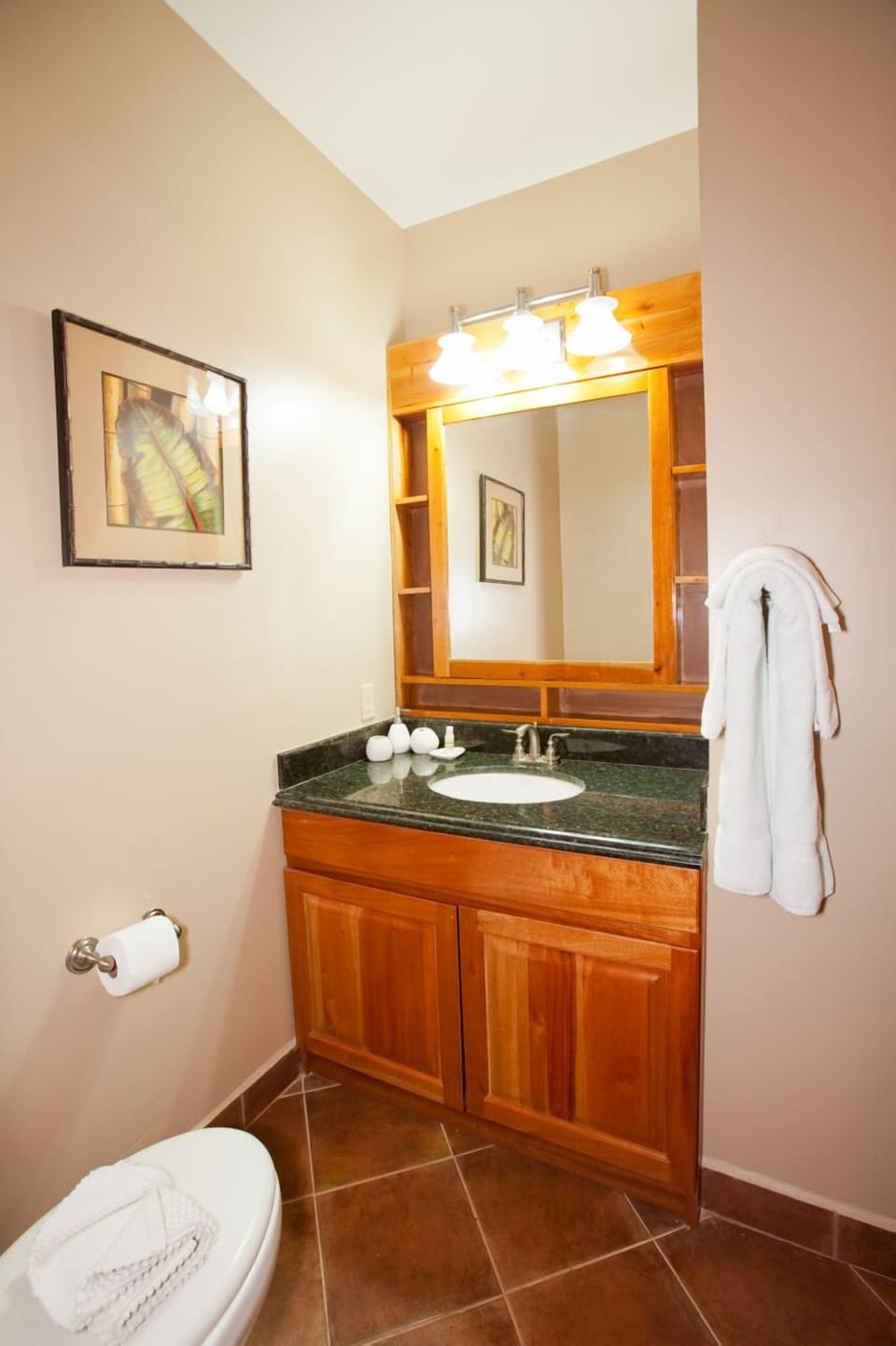 Bedroom 2 ensuite bath with shower