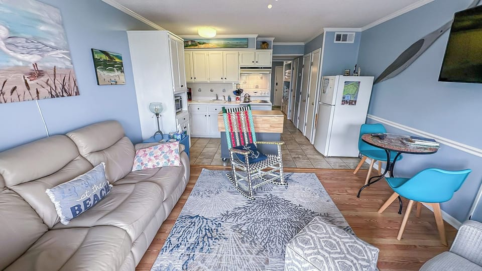 Living room ,kitchen ,all you