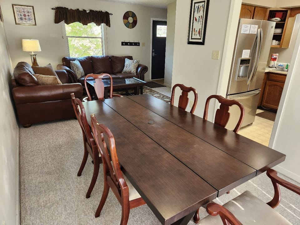 In and out access to dining area and living room space