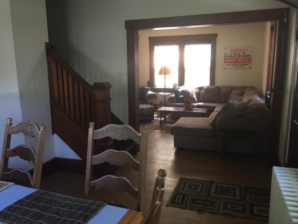 Dining room transition to living room