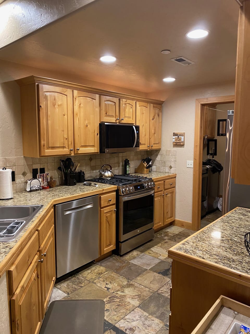 Super equipped kitchen with all the conveniences of home.