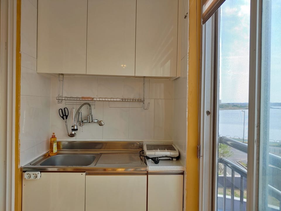 Two Single Beds (approx. 26 sqm) | Laptop workspace, free WiFi