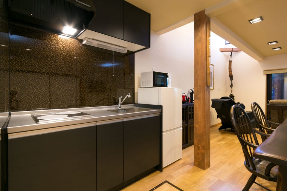 Townhome, 2 Bedrooms | Private kitchen | Fridge, microwave, electric kettle, cookware/dishes/utensils
