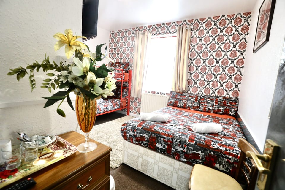 Standard Quadruple Room, Ensuite