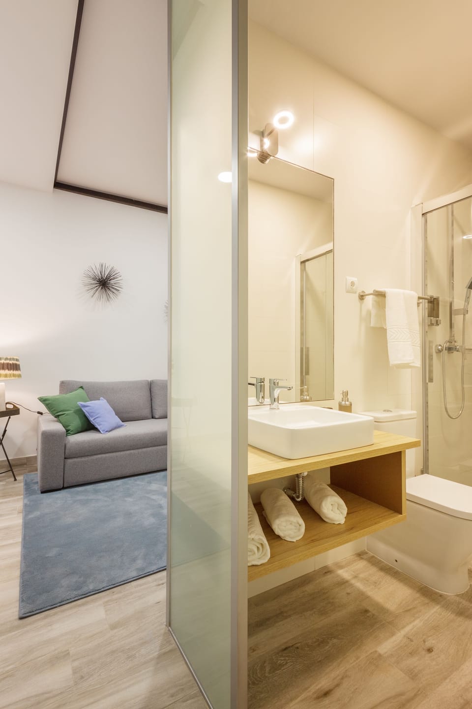 Shower, free toiletries, hair dryer, towels