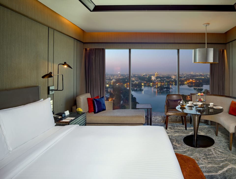 Hypo-allergenic bedding, minibar, in-room safe, desk