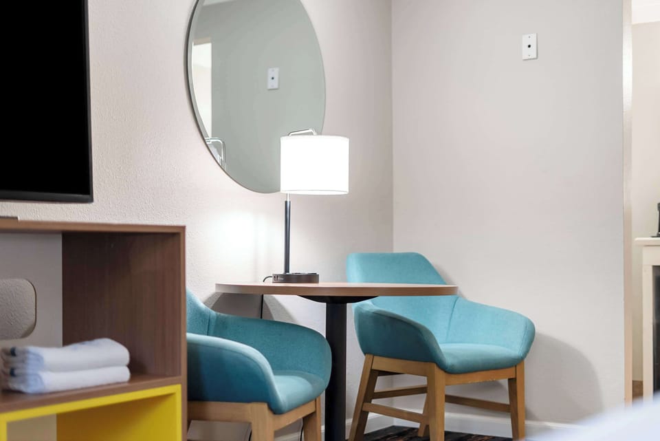 Standard Room, 2 Queen Beds, Non Smoking | Hypo-allergenic bedding, in-room safe, desk, iron/ironing board